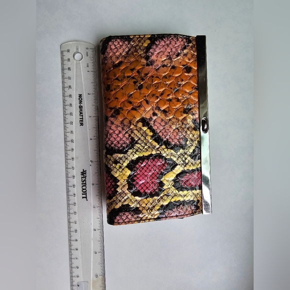 Fake Snake skin clutch wallet - Picture 7 of 9